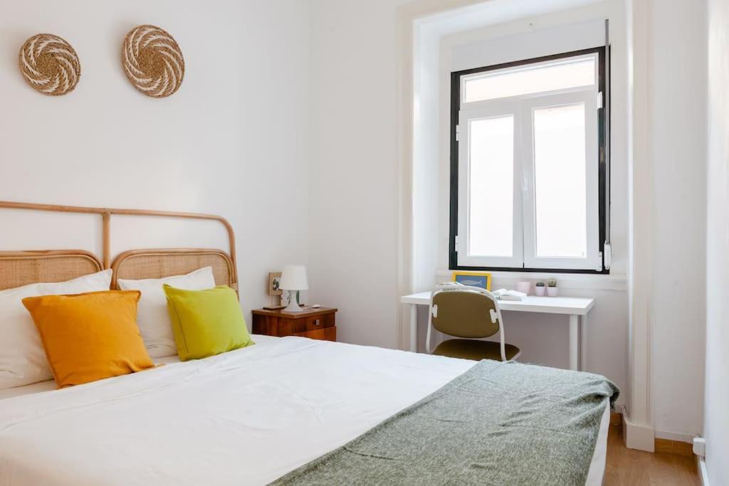 Two Bedroom Cozy Flat By River In Quiet Art Zone Lisbona Esterno foto