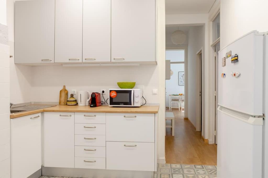 Two Bedroom Cozy Flat By River In Quiet Art Zone Lisbona Esterno foto