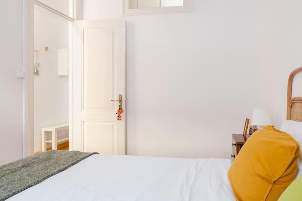Two Bedroom Cozy Flat By River In Quiet Art Zone Lisbona Esterno foto
